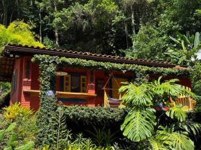 Refugio no Vale dos Frades 400m da cachoeira, com WiFi